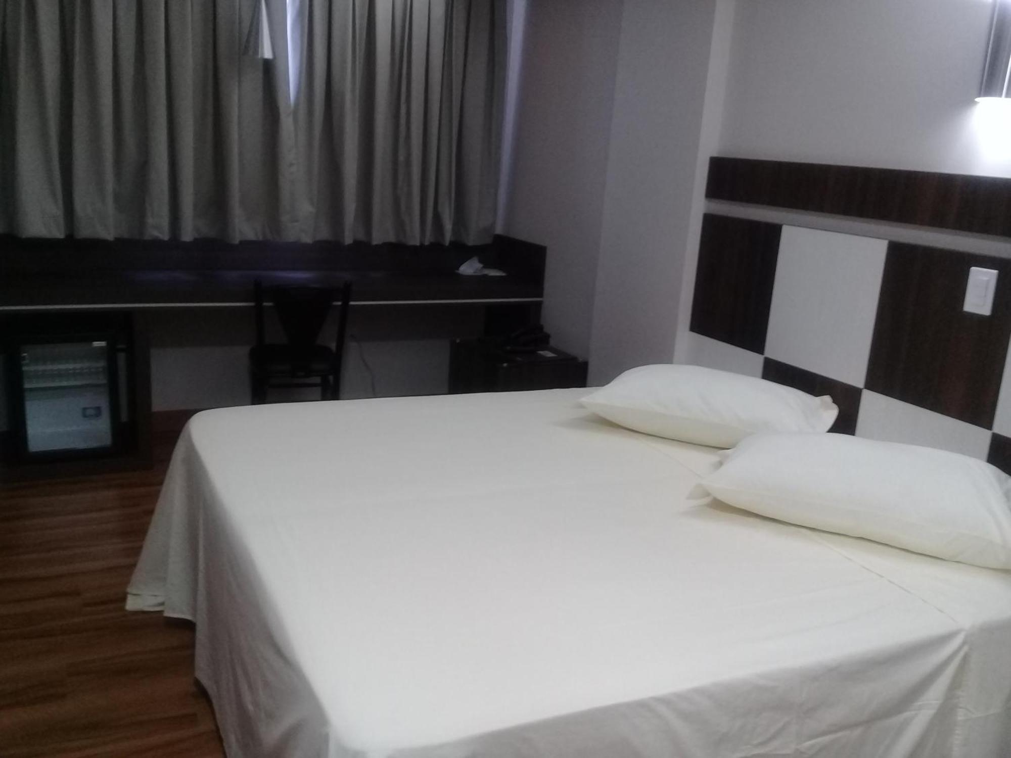 Hotel Maestro Villa Do Lago Toledo Екстериор снимка