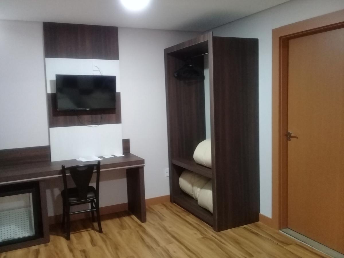 Hotel Maestro Villa Do Lago Toledo Екстериор снимка